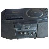 G - Sony CFD-V10 CD Radio Cassette-Corder Boombox - Mega Bass Port