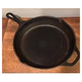 LL - Lodge Cast Iron Skillet and Lodge Ribbed Grill Pan