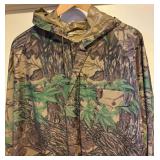LS - RealTree Camouflage Raincoat XXL Hooded with Front Pockets