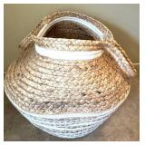 DR - Pillowfort Weave Basket With 2 Plush Seat Pads