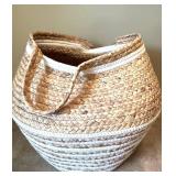 DR - Pillowfort Weave Basket With 2 Plush Seat Pads