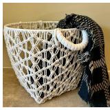 UL - White Macrame Storage Basket With Blanket