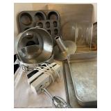 UL - Hamilton Beach Hand Mixer - Whisk Attachments & Assorted Metal Bakeware