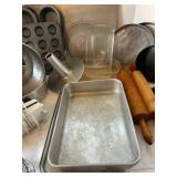 UL - Hamilton Beach Hand Mixer - Whisk Attachments & Assorted Metal Bakeware