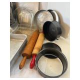 UL - Hamilton Beach Hand Mixer - Whisk Attachments & Assorted Metal Bakeware