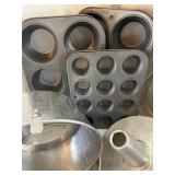 UL - Hamilton Beach Hand Mixer - Whisk Attachments & Assorted Metal Bakeware