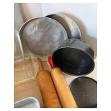 UL - Hamilton Beach Hand Mixer - Whisk Attachments & Assorted Metal Bakeware