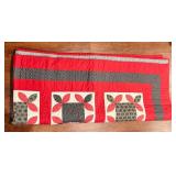 LL - Leaf-Block Nine-Patch Quilt 88x64 in - Red Border, Cream Frames