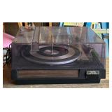 G - Realistic LAB-64 Turntable - Vintage Belt-Drive Record Player with Dust Cover