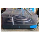 G - Realistic LAB-64 Turntable - Vintage Belt-Drive Record Player with Dust Cover