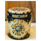 LS - 24-Inch Wooden Cutting Board with Vintage Kitchen Finds