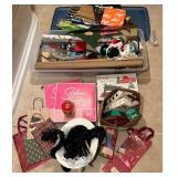 LS - Casheen Pom Bow 100 Bows Gift Wrapping Kit with Holiday Ribbon and Bags