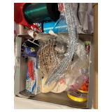 LS - Casheen Pom Bow 100 Bows Gift Wrapping Kit with Holiday Ribbon and Bags