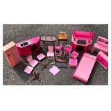 G - Barbie Pink Kitchen Playset with Mini Furniture