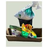 O - Scotts AccuGreen Seed Spreader with Garden Pots & Accessories