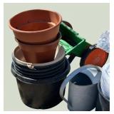 O - Scotts AccuGreen Seed Spreader with Garden Pots & Accessories