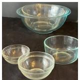 UL - Pyrex Glass Mixing Bowls Set - 4-Piece, Largest 10 in Diameter