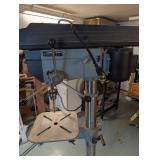 Delta 17-900 Drill Press - 16-1/2 in Swing Floor Model, 0.75 HP, 115/230V