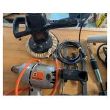 Black & Decker Polisher with Cords and Accessories - Bench/Handheld Tool