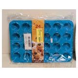 (3) ASSORTED SILICONE BAKING PANS