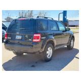 2010 FORD ESCAPE XLT *All wheel Drive* (NO RESERVE)