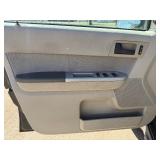 2010 FORD ESCAPE XLT *All wheel Drive* (NO RESERVE)