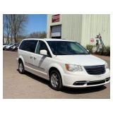 2013 CHRYSLER TOWN AND COUNTRY TOURING *No Accidents Reported* (NO RESERVE)