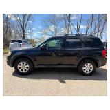 2011 MAZDA TRIBUTE I TOURING *All Wheel Drive| No Accidents Reported* (NO RESERVE)