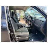 2011 MAZDA TRIBUTE I TOURING *All Wheel Drive| No Accidents Reported* (NO RESERVE)