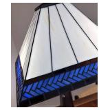 P - Tiffany-Style Stained Glass Table Lamp