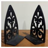 LL - Pair of Vintage Cast-Iron Book Ends