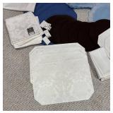 LL - Tablecloths, Napkins and Placemats