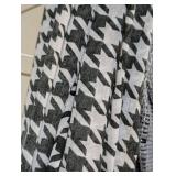 LL - Infinity Scarves - Five Women