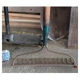 G - True Temper Garden Tools - Shovels & Rakes with Wood & Metal Handles