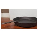 Large 15" LODGE Cast Iron Skillet