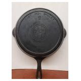 Very Nice Vintage GRISWOLD No. 9 Cast Iron Skillet - 713 AX