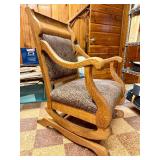 Excellent Condition Antique Quartersawn Oak Rocker Chair