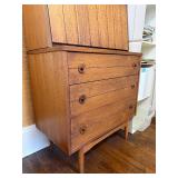 Excellent Condition Mid Century 2-Piece Hutch