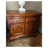 Thomasville Queen Anne Nightstand Cabinet 29x17x27 Traditional