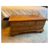 Traditional Oak Blanket Chest Storage Trunk 43x19x21h Good