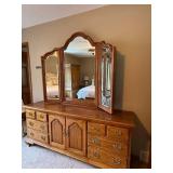 Thomasville Fisher Park Door Dresser w Tri Fold Mirror Oak Finish