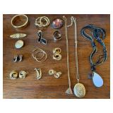 Vintage Costume Jewelry Lot Gold Tone Earrings Brooch Necklaces 16 Pc