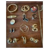 Vintage Costume Jewelry Lot Gold Tone Earrings Brooch Necklaces 16 Pc