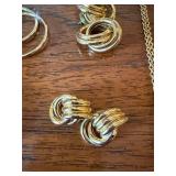 Vintage Costume Jewelry Lot Gold Tone Earrings Brooch Necklaces 16 Pc