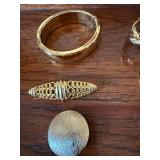 Vintage Costume Jewelry Lot Gold Tone Earrings Brooch Necklaces 16 Pc