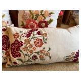 4 Pc Embroidered Floral Throw Pillow Set Square & Lumbar Tassel