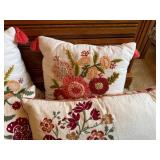 4 Pc Embroidered Floral Throw Pillow Set Square & Lumbar Tassel