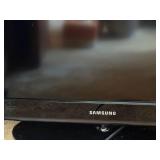 Samsung 32" LCD HDTV LN32D403E4DXZA w/ Stand Black Good