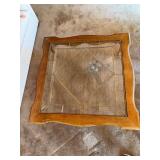 Traditional Wood Coffee Table w/ Glass Inset Top 41x41 Queen Anne