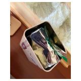 Westlake Longjing Tea Gift Set Decorative Box Tin 2014 Complete